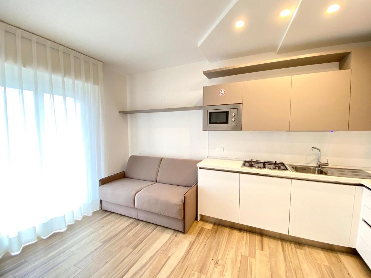 Appartamenti Cristina Carraro Immobiliare - Family Apartments Lido di Jesolo Exterior photo