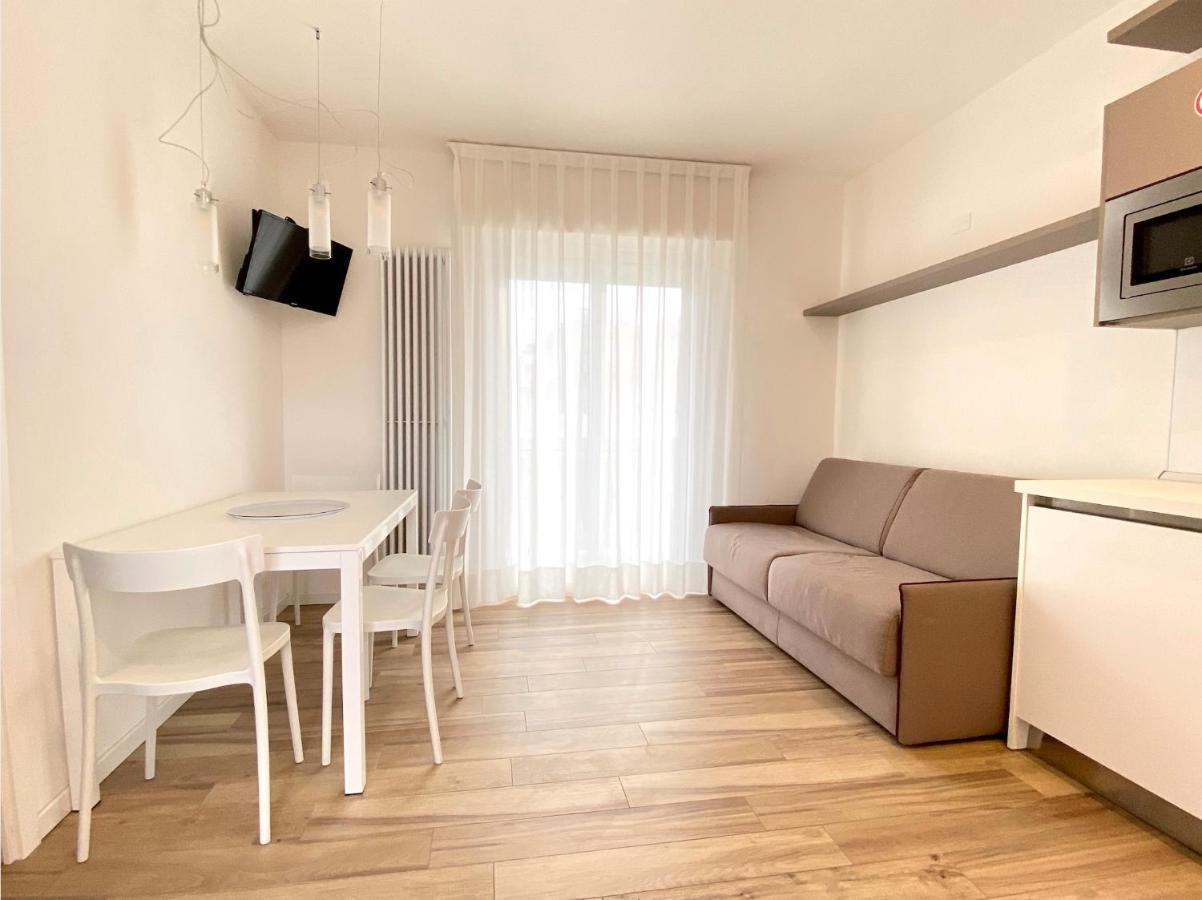 Appartamenti Cristina Carraro Immobiliare - Family Apartments Lido di Jesolo Exterior photo