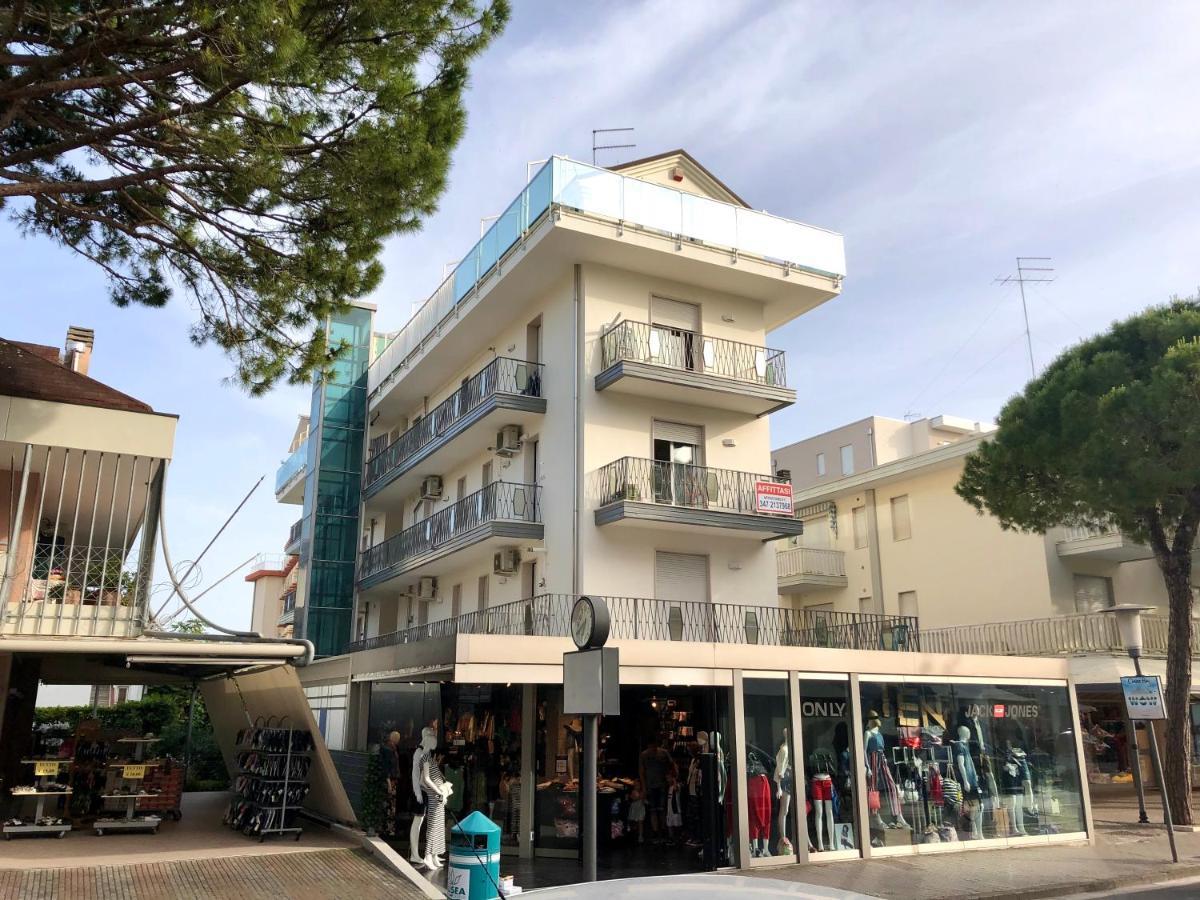 Appartamenti Cristina Carraro Immobiliare - Family Apartments Lido di Jesolo Exterior photo