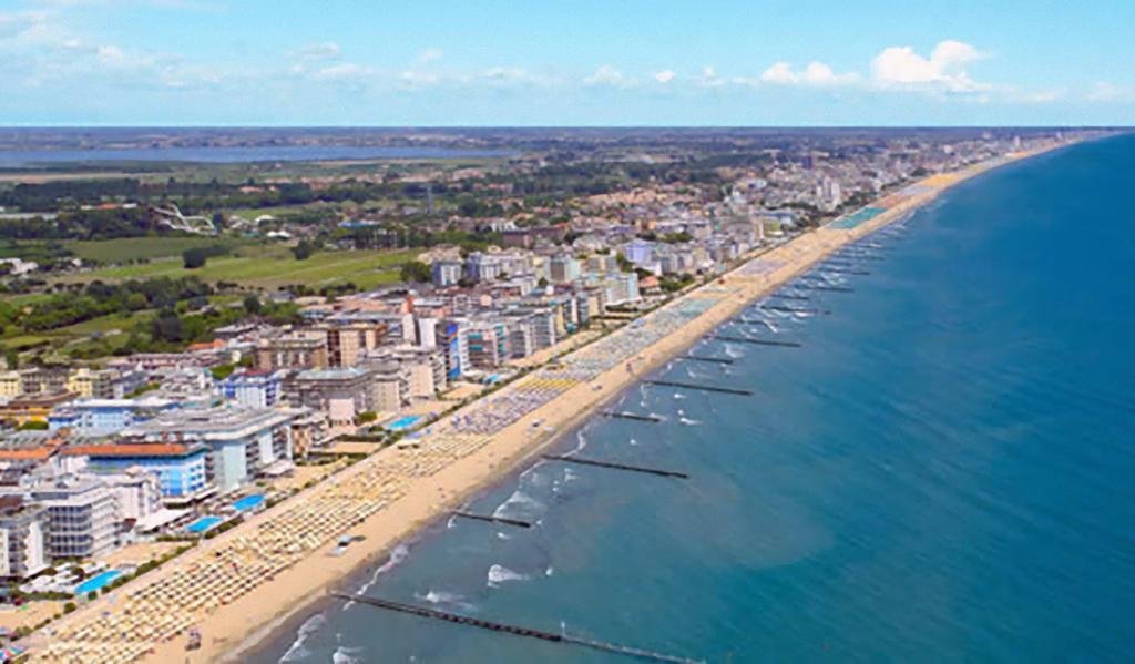 Appartamenti Cristina Carraro Immobiliare - Family Apartments Lido di Jesolo Exterior photo