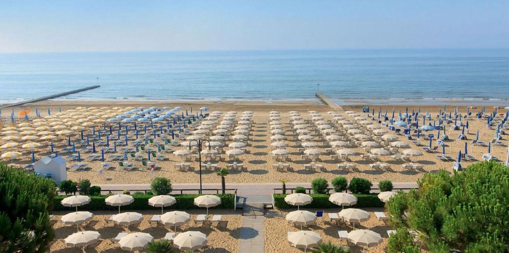 Appartamenti Cristina Carraro Immobiliare - Family Apartments Lido di Jesolo Exterior photo
