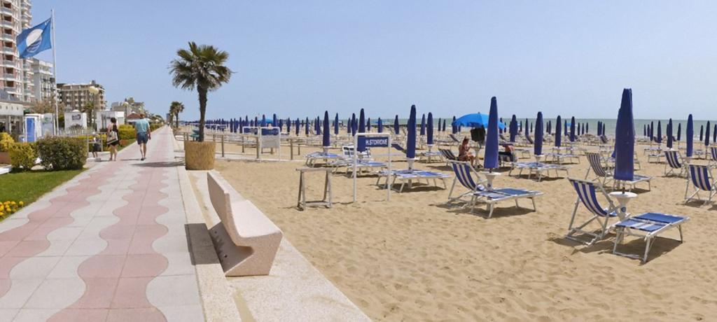 Appartamenti Cristina Carraro Immobiliare - Family Apartments Lido di Jesolo Exterior photo